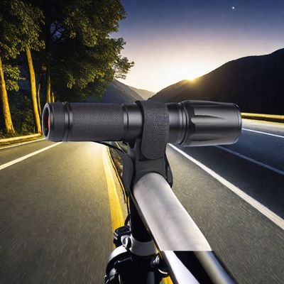 Czarny rower LED Torch Rotation Bracket Flashlight Stand dla 28-40mm Bike Light